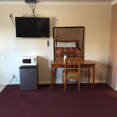 Mission Motel Лінвуд Екстер'єр фото