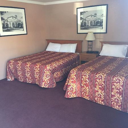 Mission Motel Лінвуд Екстер'єр фото