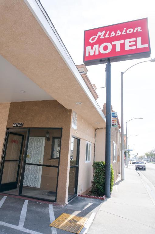 Mission Motel Лінвуд Екстер'єр фото