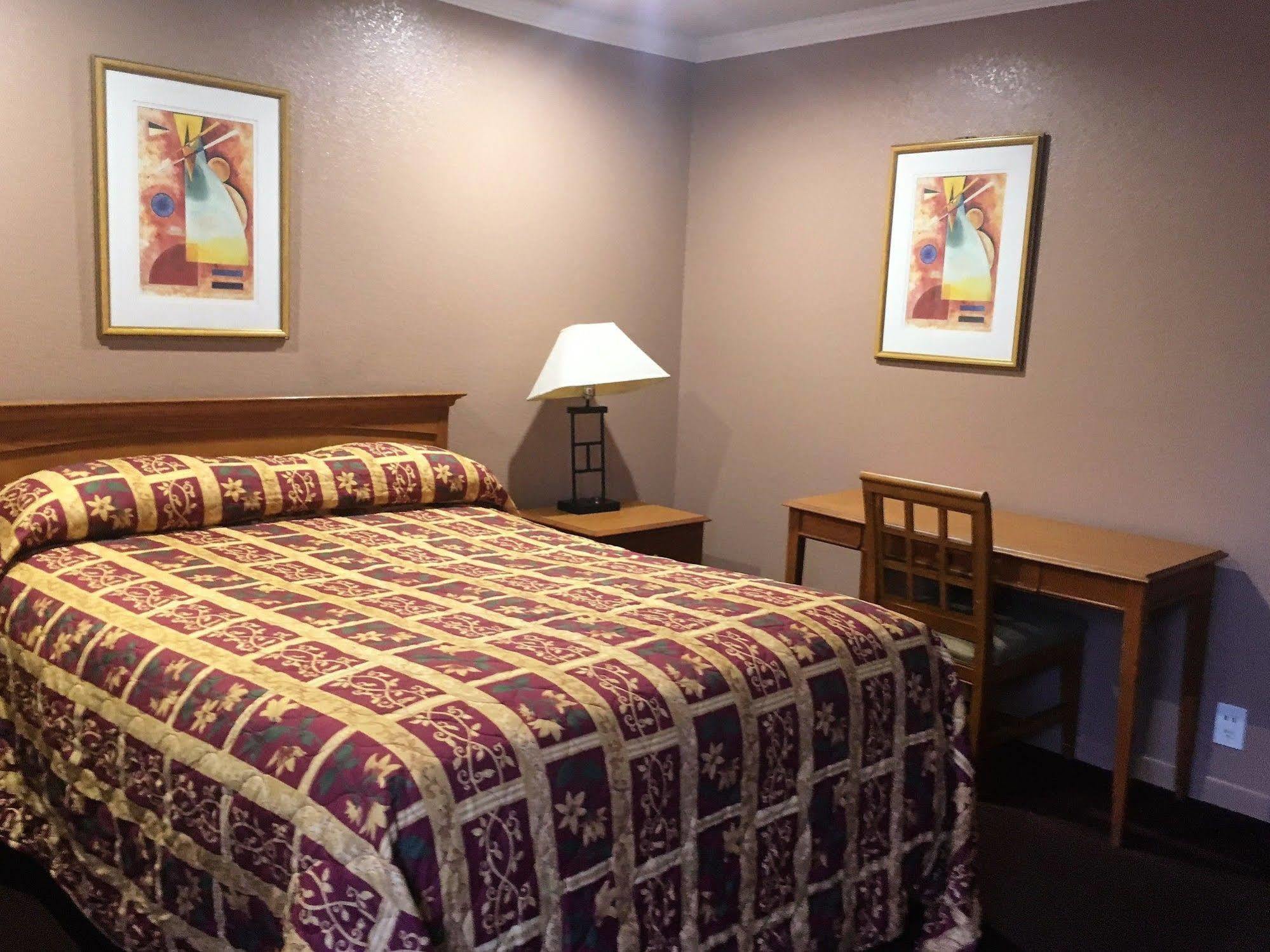 Mission Motel Лінвуд Екстер'єр фото